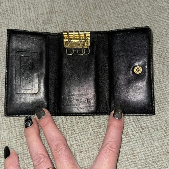 MCM Key Wallet - Picture 3 of 5